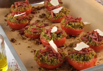 Tomate à la provençale aux allumettes 