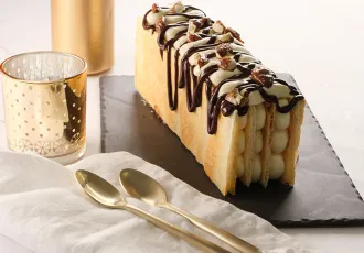 Bûche feuilletée chocolat noir, chocolat blanc